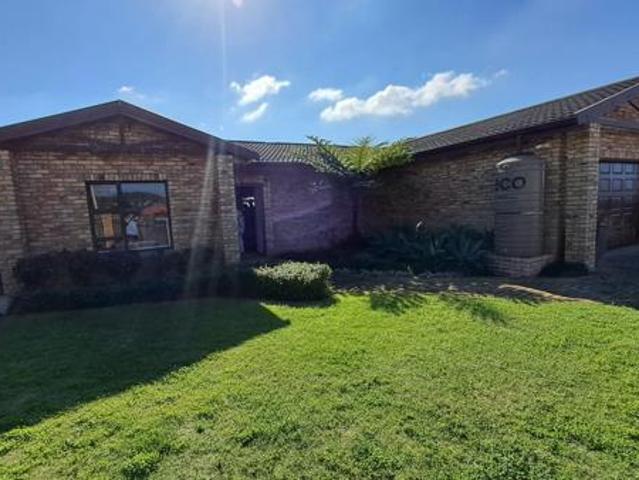 3 Bedroom House in Jeffreys Bay Central