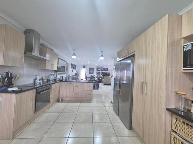 3 Bedroom House in Jeffreys Bay Central