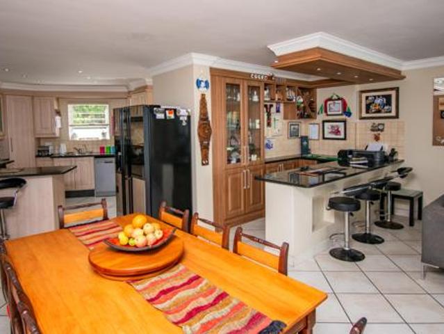 3 Bedroom House in Jeffreys Bay Central
