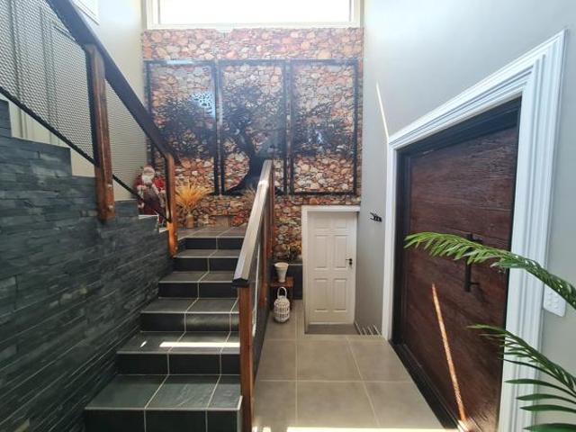 3 Bedroom House in Jeffreys Bay Central