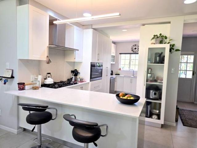 3 Bedroom House in Oak Park