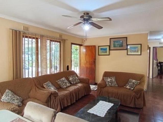3 Bedroom House in Oaklands