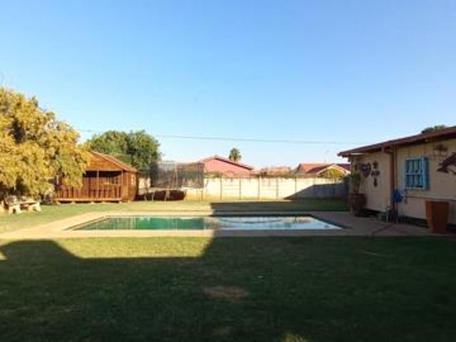 3 Bedroom House in Oberholzer