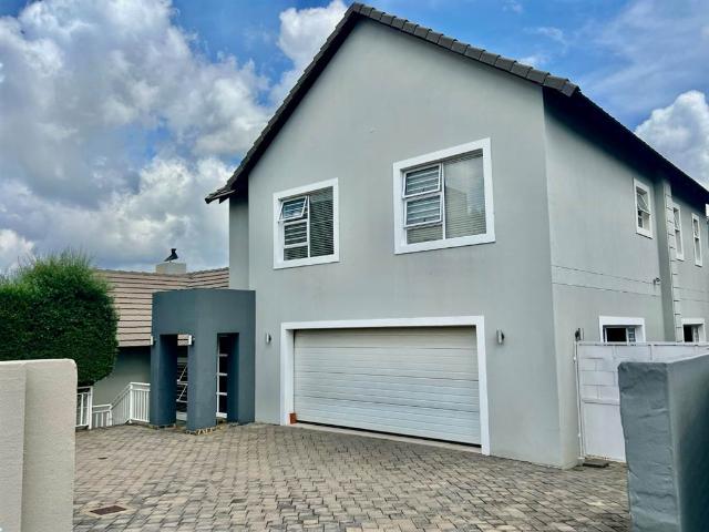 3 Bedroom House in Olympus AH