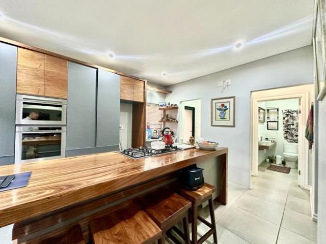 3 Bedroom House in Olympus AH