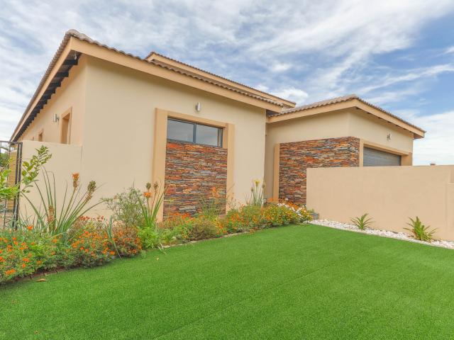 3 Bedroom House in Olympus AH