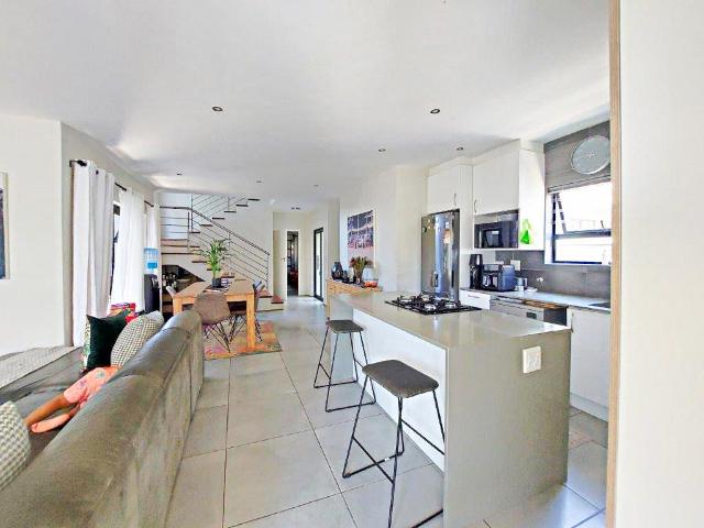 3 Bedroom House in Olympus AH