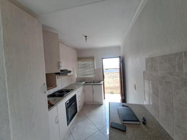 3 Bedroom House in Olievenhoutbosch