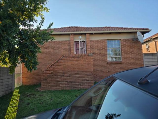 3 Bedroom House in Olievenhoutbosch