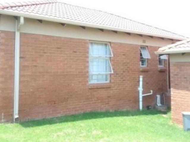 3 Bedroom House in Olievenhoutbosch
