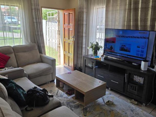 3 Bedroom House in Olievenhoutbosch