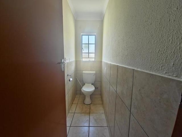 3 Bedroom House in Olievenhoutbosch