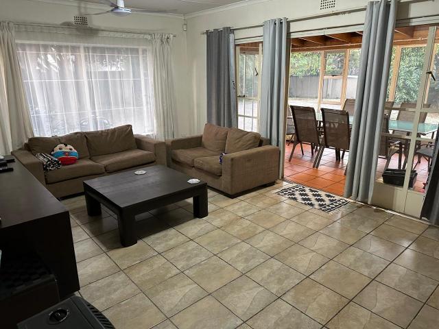 3 Bedroom House in Olivedale