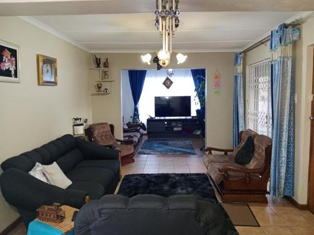 3 Bedroom House in Orient Heights