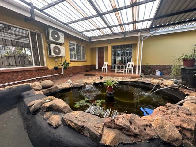 3 Bedroom House in Orient Heights