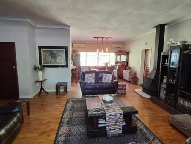 3 Bedroom House in Oudtshoorn Central