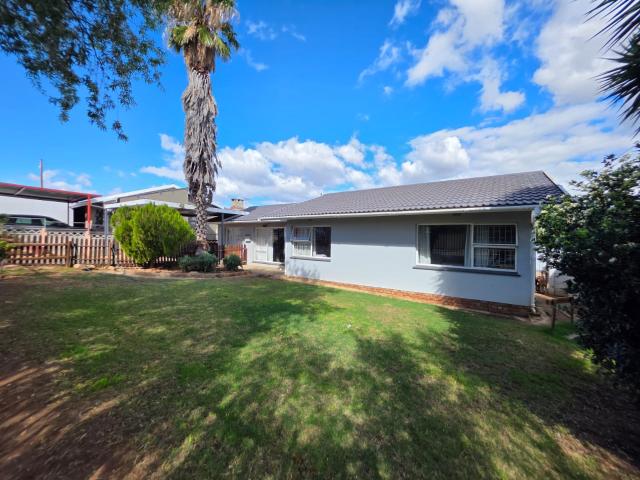 3 Bedroom House in Oudtshoorn North
