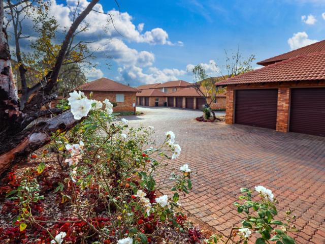 3 Bedroom House in Oukraal Estate