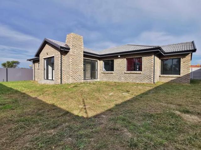 3 Bedroom House in Overbaakens