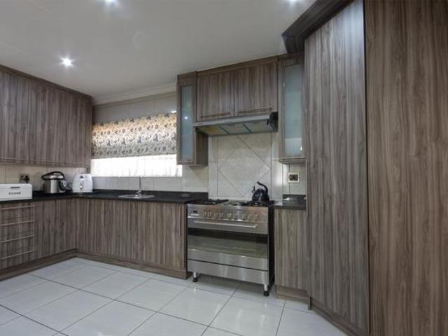 3 Bedroom House in Overkruin