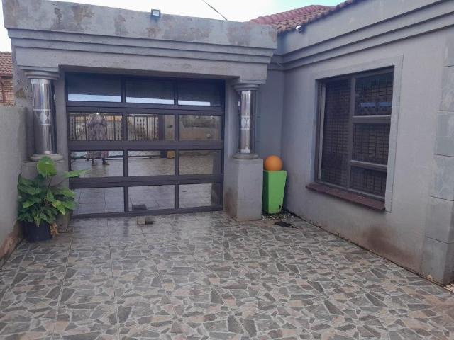 3 Bedroom House in Lotus Gardens