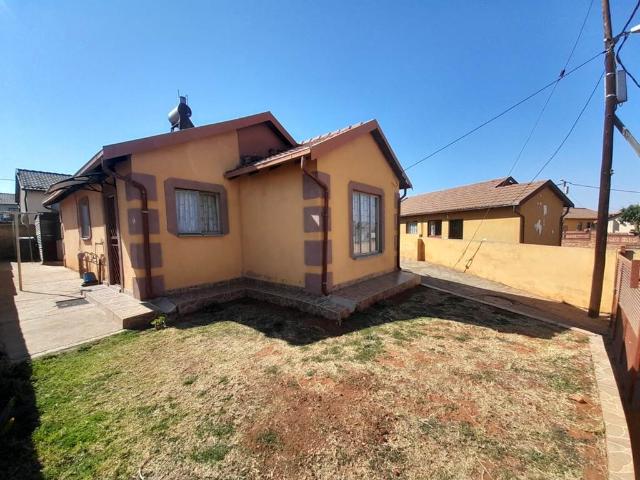 3 Bedroom House in Lotus Gardens