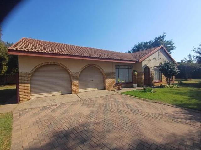3 Bedroom House in Lourenspark
