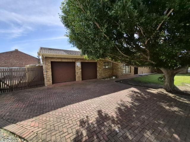 3 Bedroom House in Loerie Park