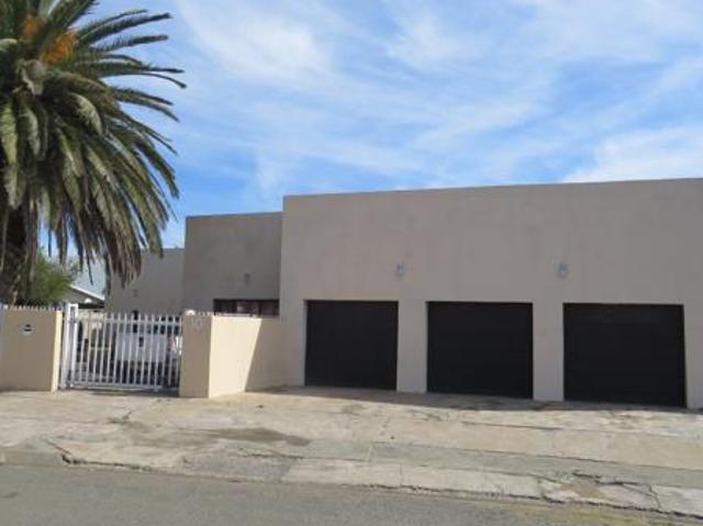 3 Bedroom House in Laurie Dashwood Park