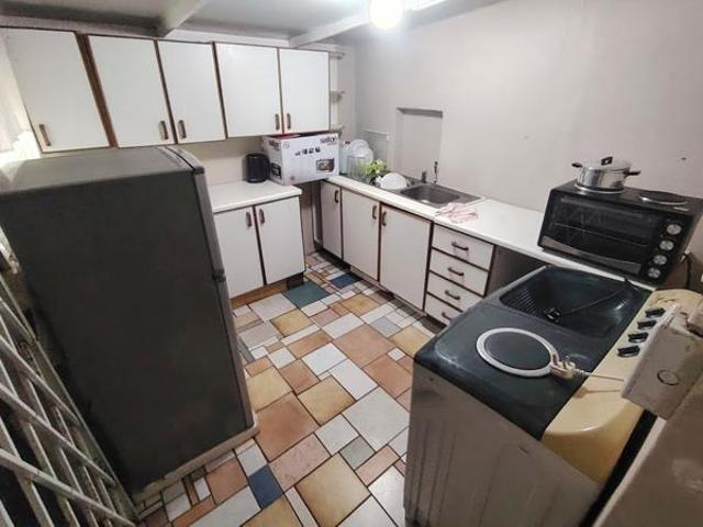 3 Bedroom House in Lawrence Rocks