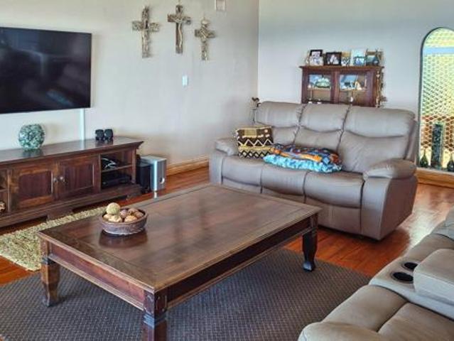 3 Bedroom House in Lawrence Rocks