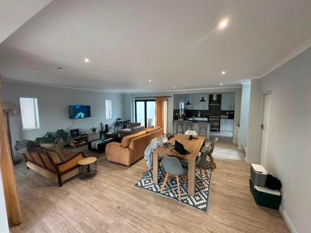 3 Bedroom House in La Roche
