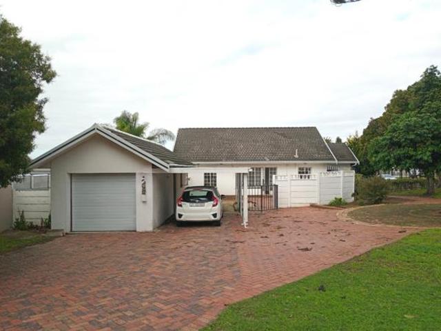 3 Bedroom House in La Rochelle