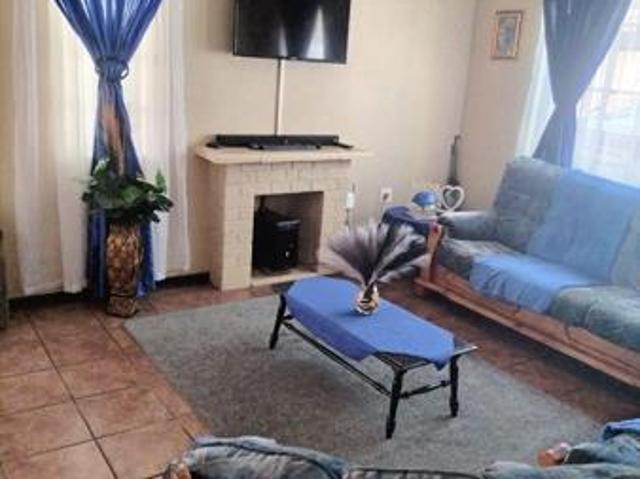 3 Bedroom House in Ladanna