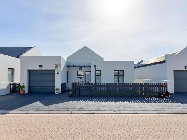 3 Bedroom House in Laguna