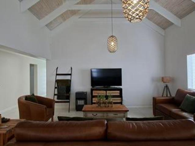 3 Bedroom House in Laguna