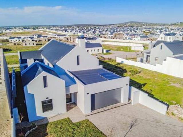 3 Bedroom House in Laguna
