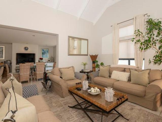 3 Bedroom House in Laguna