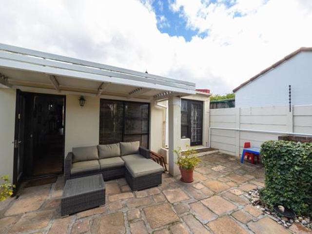3 Bedroom House in Lakeside