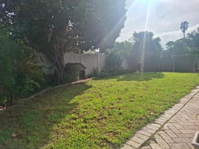 3 Bedroom House in Lakeside