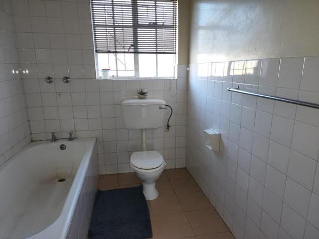 3 Bedroom House in Lakeview