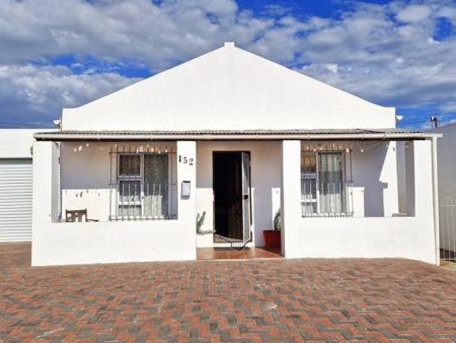 3 Bedroom House in Langebaan North