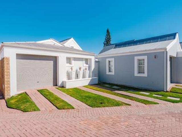 3 Bedroom House in Langebaan Central