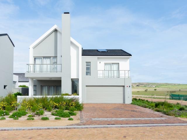 3 Bedroom House in Langebaan Country Estate