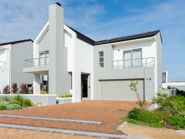 3 Bedroom House in Langebaan Country Estate