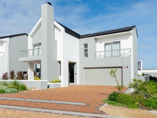 3 Bedroom House in Langebaan Country Estate