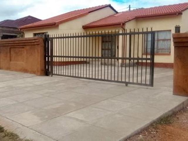 3 Bedroom House in Letlhabile