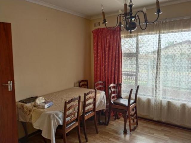 3 Bedroom House in Levalia