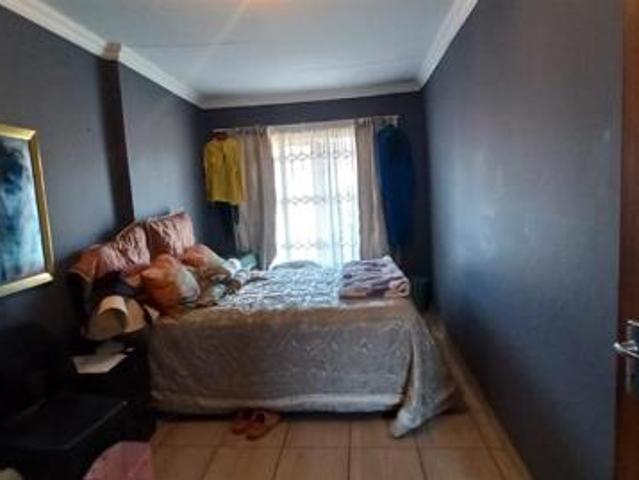 3 Bedroom House in Leslie