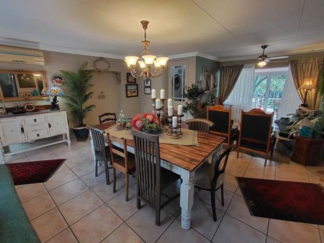 4 Bedroom House in Leeupoort